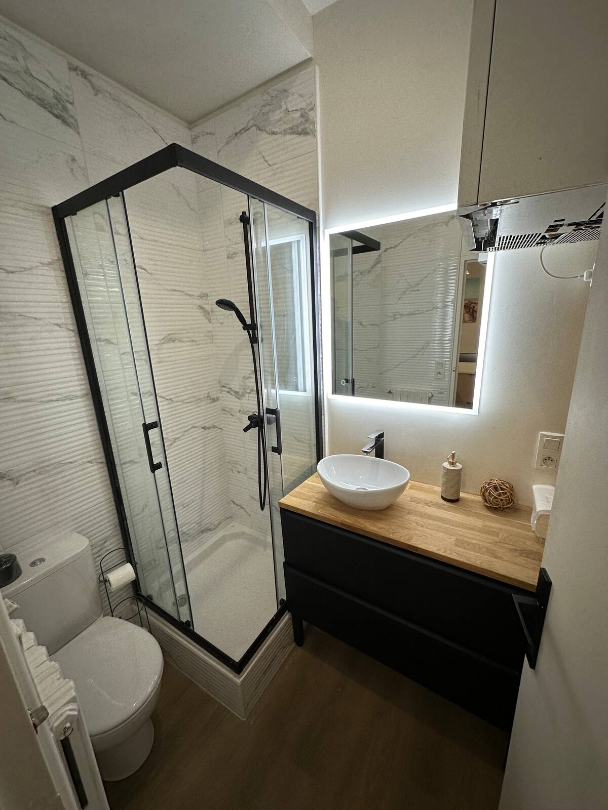 97122425-6326-49fa-a5d9-1ed211482850