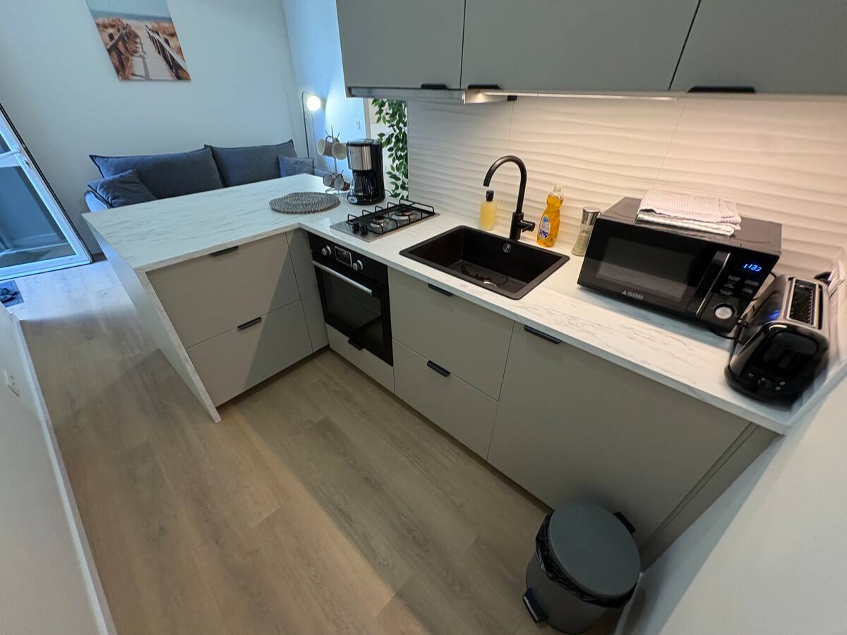 98abf262-2330-48f5-9a04-b4bb99fa7d4a