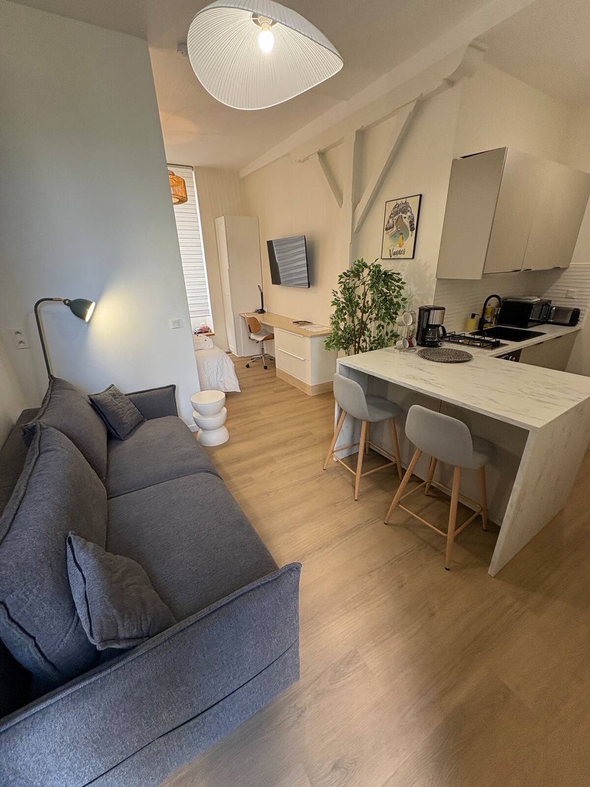 a0f44871-34e8-4b3b-bf36-6f5f377a6920